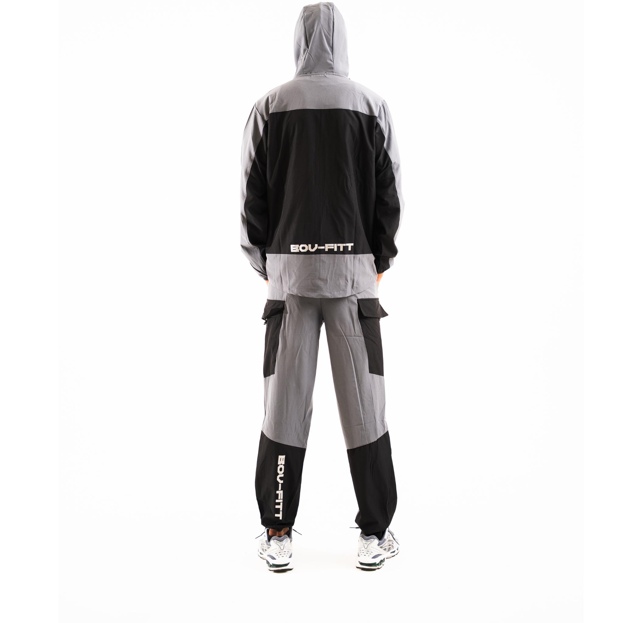 THE GRAPHITE TRACKSUIT GREY / BLACK